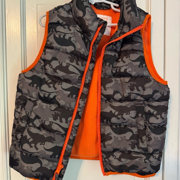 Kids MOST ADORABLE Camouflage Dinosaurs Puffer Vest with Orange Trim. Like New! - Picture 5 of 8